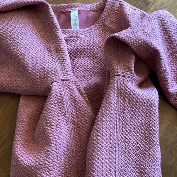 Lululemon | Catch A Moment Crew Size 8 - Picture 14 of 16